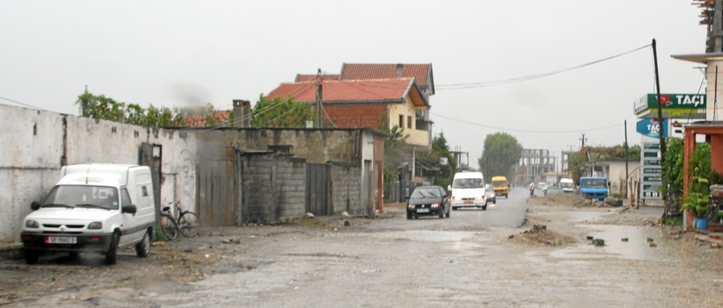 Albanien, Straße